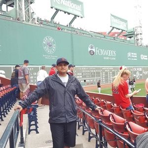 Meet your Posher, Juan elias